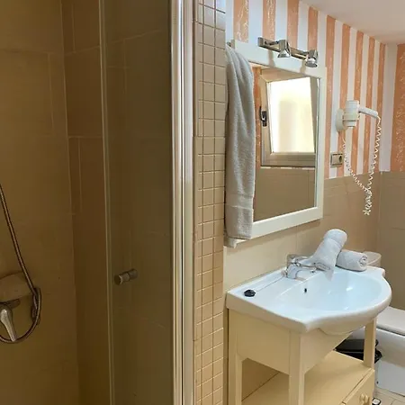 Aparthotel Oasis Sol *